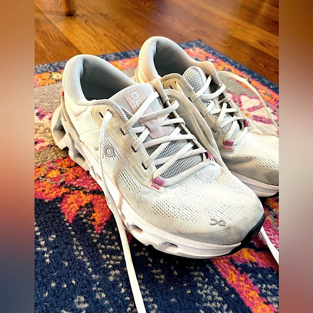 EUC Women’s On - Cloudflyer 5 White / Glacier Running Shoes